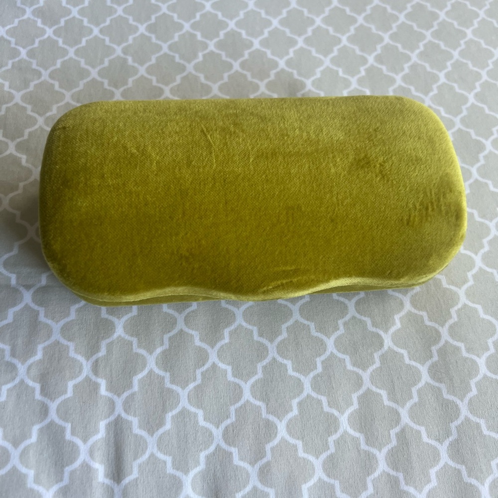 GUCCI Sunglass Velvet Case Only - NO Dust Bag & No Cleaning cloth.